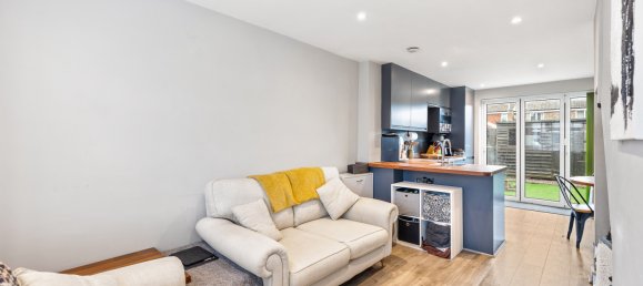 2 bedrooms House in Horley, United Kingdom No. 1045 13