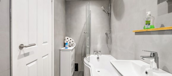 2 bedrooms House in Horley, United Kingdom No. 1045 21