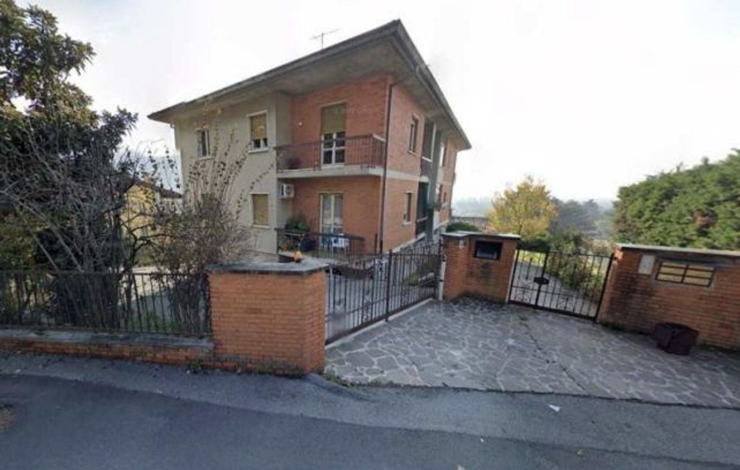 Квартира с 2 комнатами в Боттичино, Италия № 3951