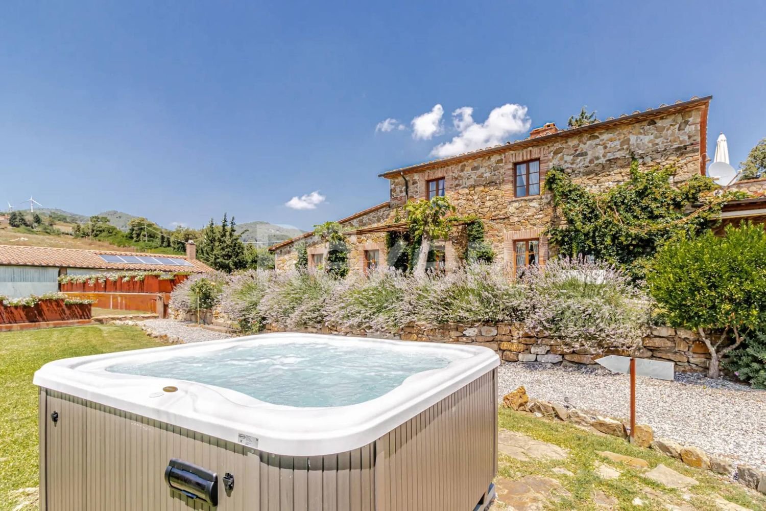 Casa de 9 dormitorios en Montecatini Val di Cecina, Italy No. 322634