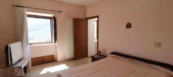 5 rooms House in Villetta Barrea, Italy No. 187164 2