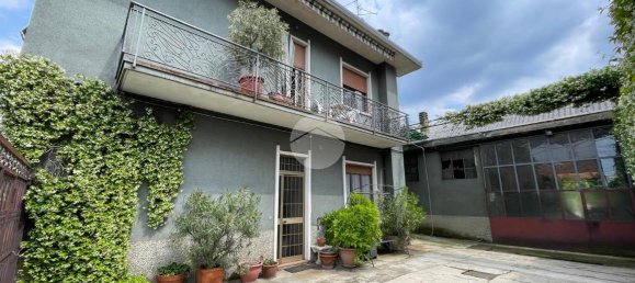 Вилла с 5 комнатами в Лиссоне, Италия № 158153 3