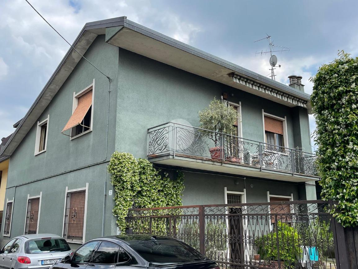 Вилла с 5 комнатами в Лиссоне, Италия № 158153