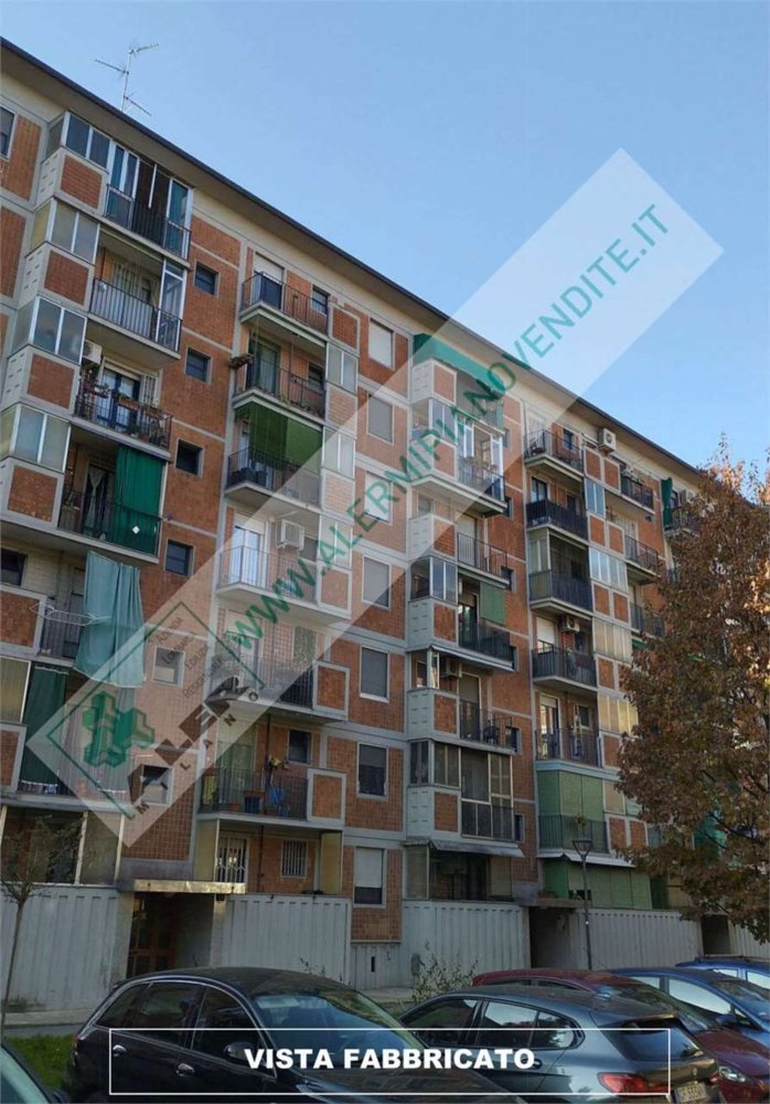 3 bedrooms Apartment in Milan, Italy No. 370135