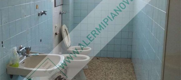 3 bedrooms Apartment in Milan, Italy No. 370135 10