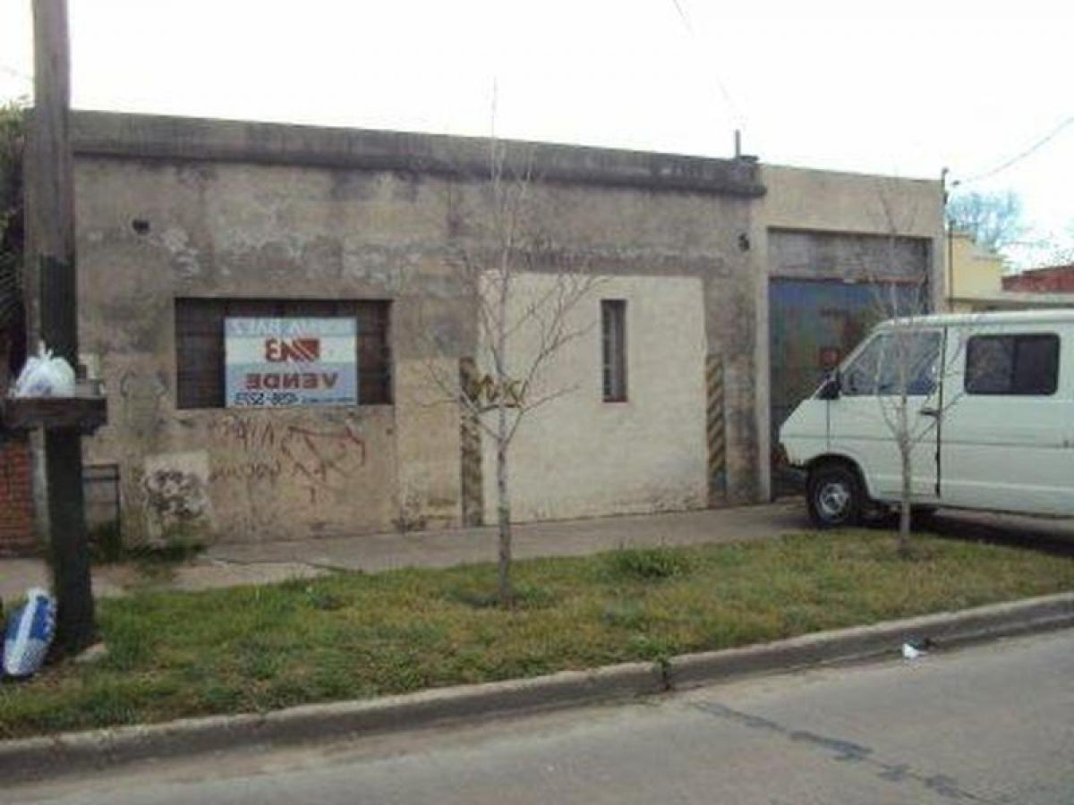  Commercial property in Lomas de Zamora, Argentina No. 27496
