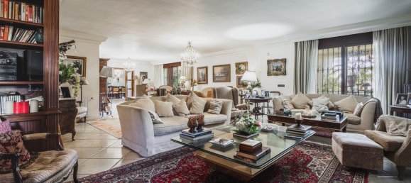 4 bedrooms Villa in Marbella, Spain No. 3018 14