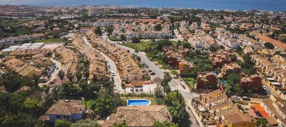 4 bedrooms Villa in Marbella, Spain No. 3018 9