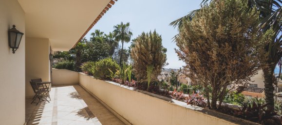 4 bedrooms Villa in Marbella, Spain No. 3018 24