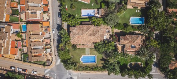 4 bedrooms Villa in Marbella, Spain No. 3018 4