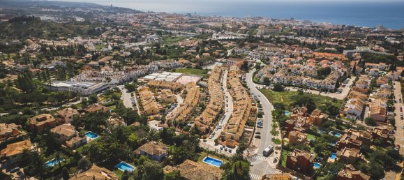 4 bedrooms Villa in Marbella, Spain No. 3018 7