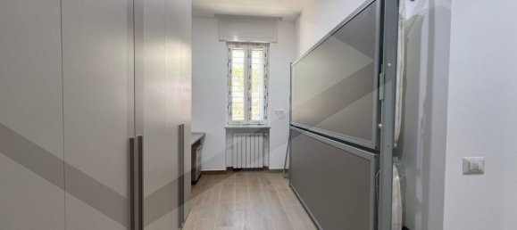 3-salle Appartement à Naples, Italy No. 17055 46