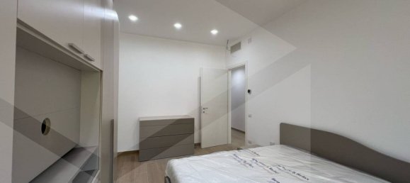 3-salle Appartement à Naples, Italy No. 17055 30
