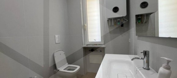 3-salle Appartement à Naples, Italy No. 17055 40