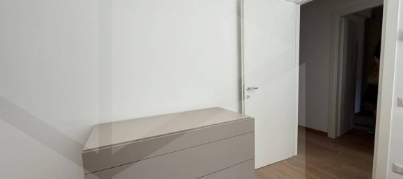 3-salle Appartement à Naples, Italy No. 17055 5