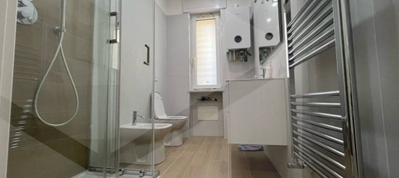 3-salle Appartement à Naples, Italy No. 17055 42