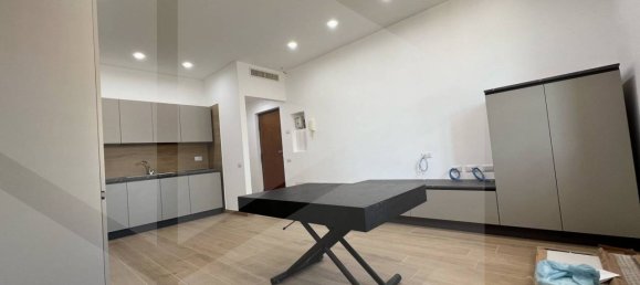 3-salle Appartement à Naples, Italy No. 17055 19