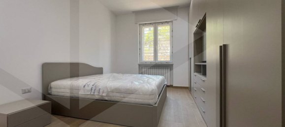 3-salle Appartement à Naples, Italy No. 17055 26
