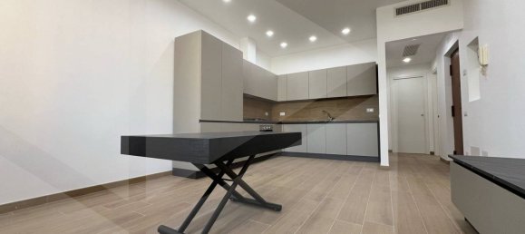 3-salle Appartement à Naples, Italy No. 17055 21