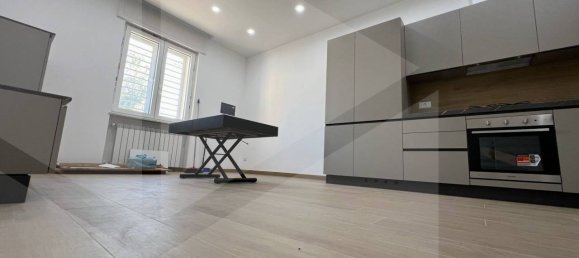 3-salle Appartement à Naples, Italy No. 17055 13
