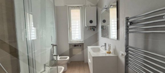 3-salle Appartement à Naples, Italy No. 17055 11