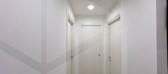 3-salle Appartement à Naples, Italy No. 17055 12