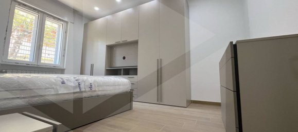 3-salle Appartement à Naples, Italy No. 17055 33