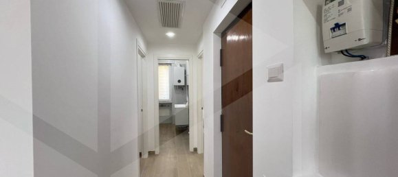 3-salle Appartement à Naples, Italy No. 17055 25