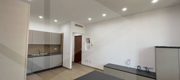 3-salle Appartement à Naples, Italy No. 17055 17