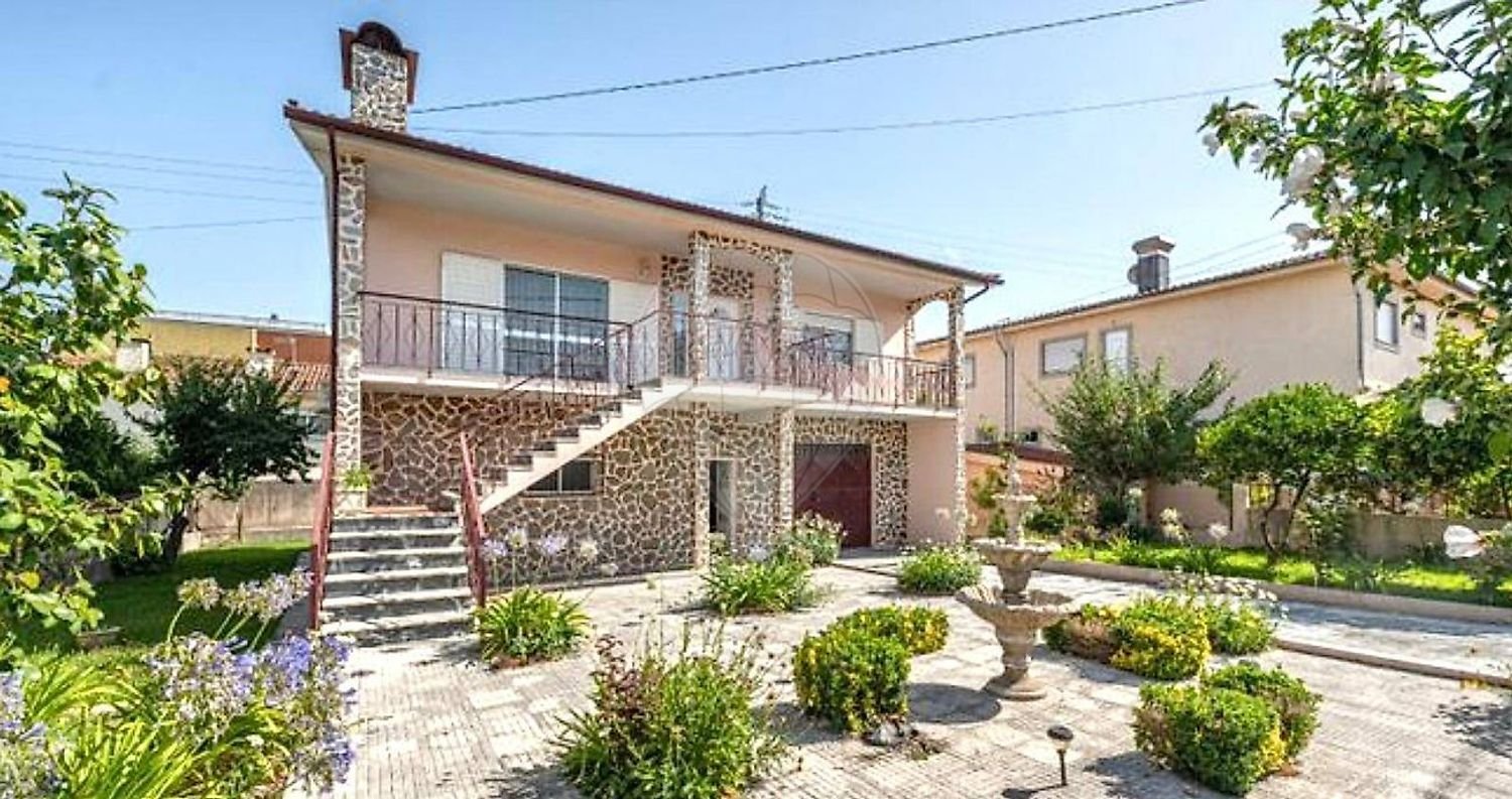 Casa T3 em Vila de Prado, Portugal N.º 180263