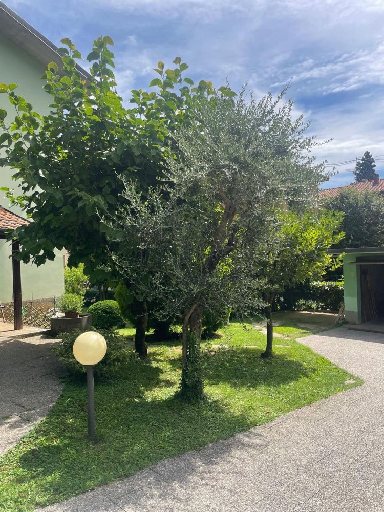 12 rooms Villa in Nembro, Italy No. 277922