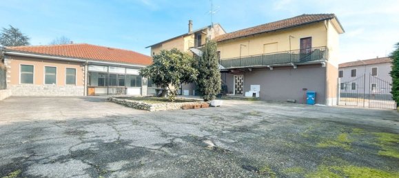 6 bedrooms House in Momo, Italy No. 377462 26