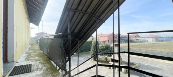 6 bedrooms House in Momo, Italy No. 377462 14