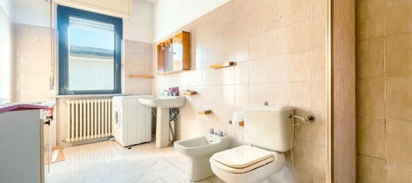 6 bedrooms House in Momo, Italy No. 377462 25