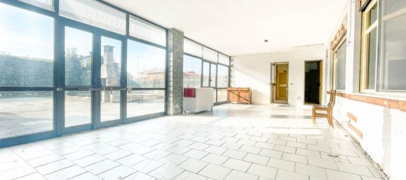 6 bedrooms House in Momo, Italy No. 377462 22