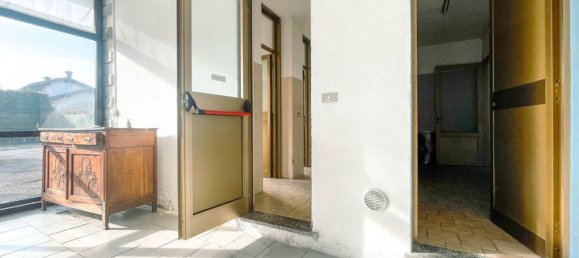 6 bedrooms House in Momo, Italy No. 377462 23