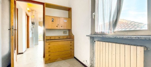 6 bedrooms House in Momo, Italy No. 377462 2