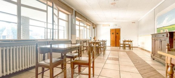 6 bedrooms House in Momo, Italy No. 377462 20