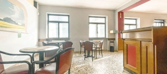 6 bedrooms House in Momo, Italy No. 377462 18