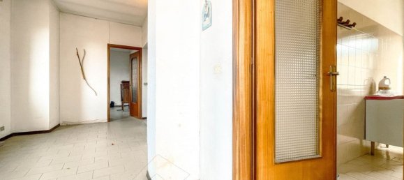 6 bedrooms House in Momo, Italy No. 377462 3