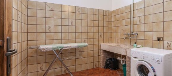 13-Zimmer Doppelhaus in Montepulciano, Italy, Nr. 57087 9