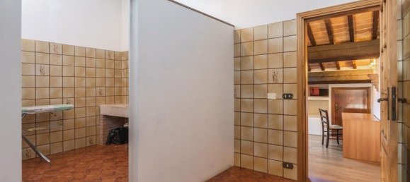 13-Zimmer Doppelhaus in Montepulciano, Italy, Nr. 57087 10