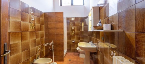 13-Zimmer Doppelhaus in Montepulciano, Italy, Nr. 57087 8