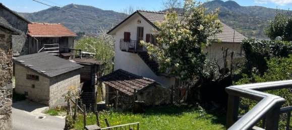 2غرفة منزل في Zeri, Italy رقم 256428 3