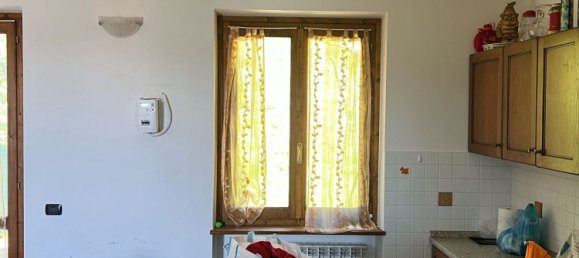 2غرفة منزل في Zeri, Italy رقم 256428 11