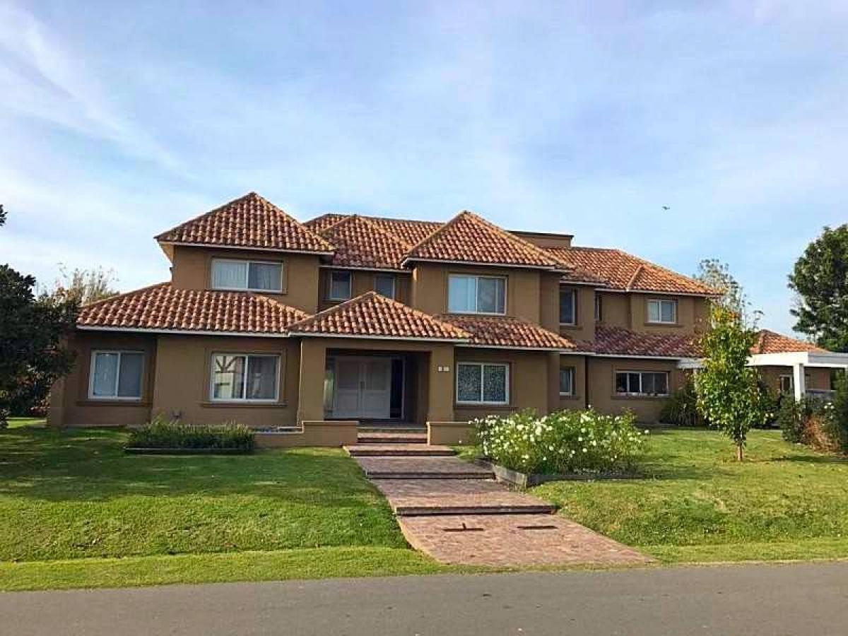 5 bedrooms House in Moreno, Argentina No. 92430