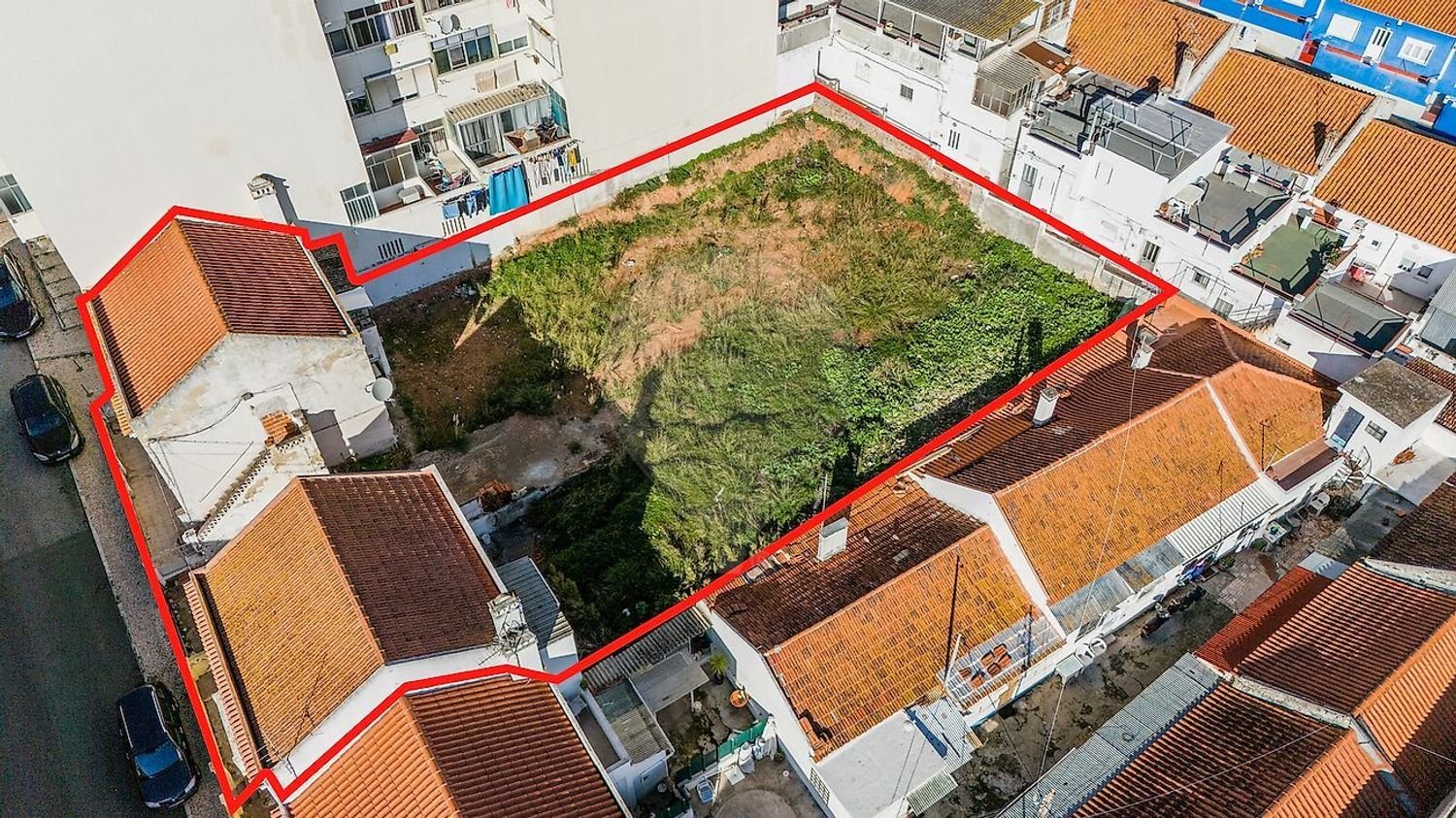258m² Building in Vialonga, Portugal No. 110697