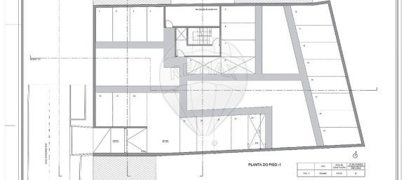 258m² Building in Vialonga, Portugal No. 110697 20