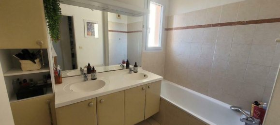 3 bedrooms Villa in Morieres-les-Avignon, France No. 284780 9