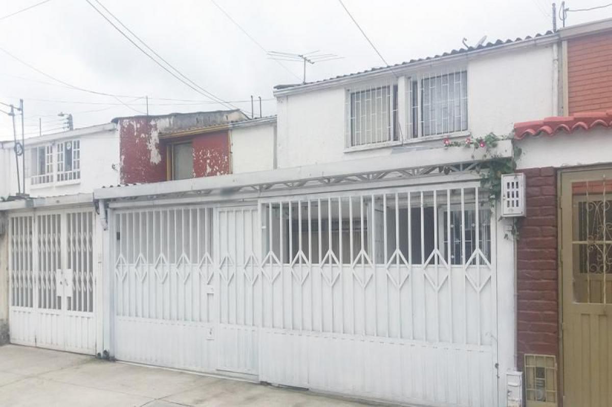 Casa de 4 dormitorios en Bogotá, Colombia No. 12022